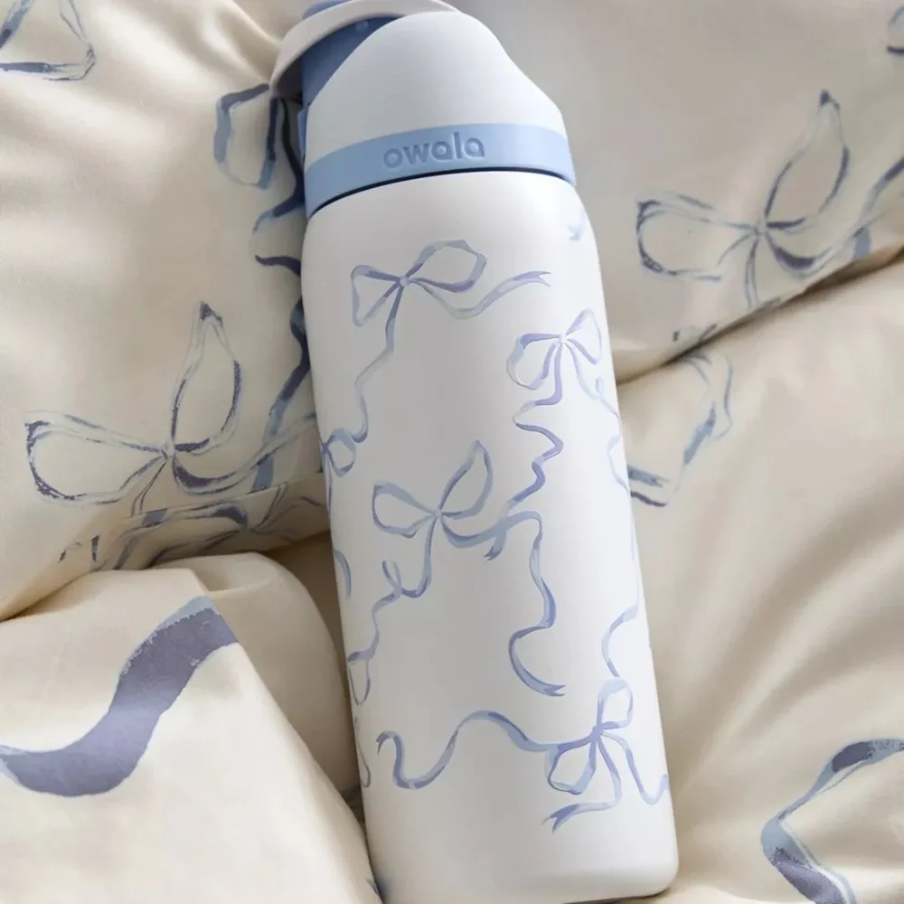 Owala UO Exclusive FreeSip 32 oz Bow Water Bottle - Tied and True - Picture 6 of 6